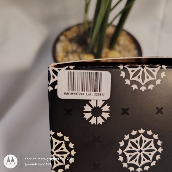 NIB Sisley Paris 5.8 oz. Tuberose 🌹Single Wick Candle - Picture 6 of 9